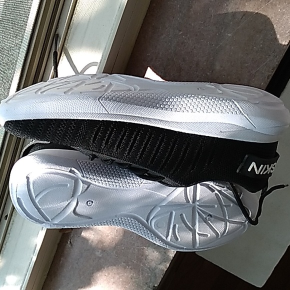 Danskin Ultra Light Cusion Comfort Sneakers 7 - Picture 10 of 16